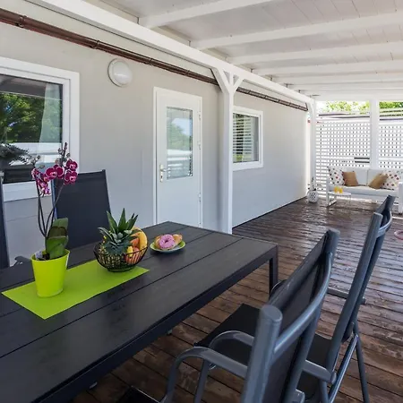 Zelena Laguna Mobile Homes 4* Mugeba