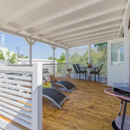 Zelena Laguna Mobile Homes Holiday park 4*