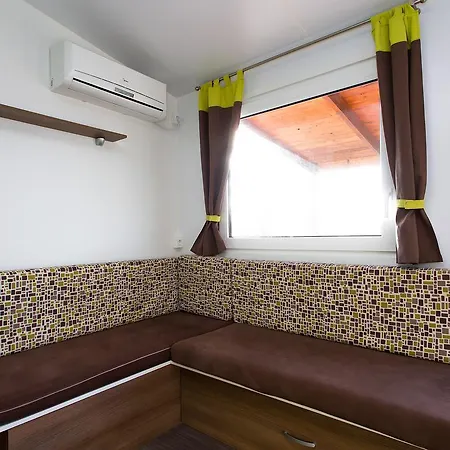 Holiday park Zelena Laguna Mobile Homes Mugeba